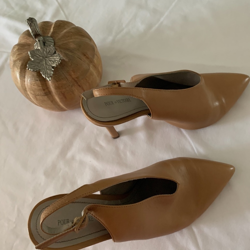Pour la Victorie  Leather heels
